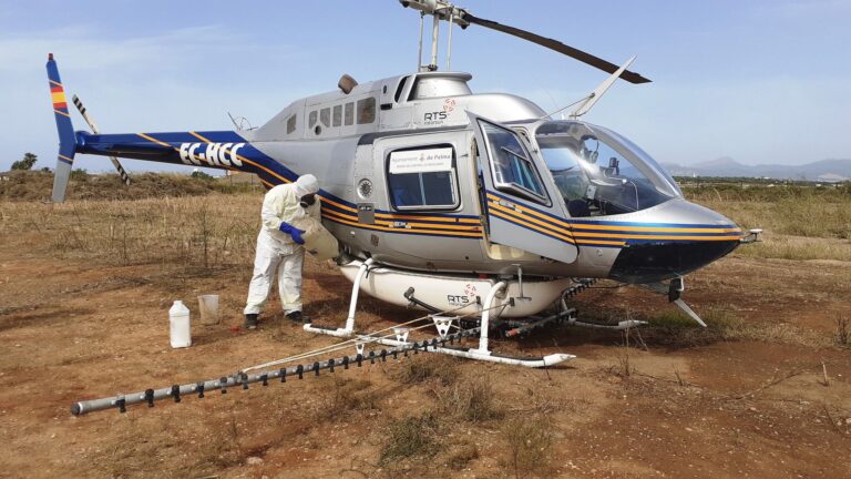 Helicópteros para prevenir la proliferación de mosquitos