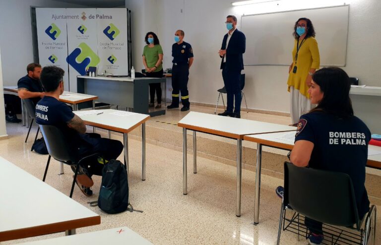 Bomberos en prácticas de Palma comienzan el curso de formación
