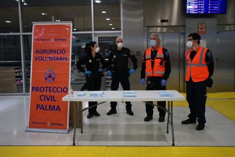 Entrega de mascarillas Intermodal de Palma