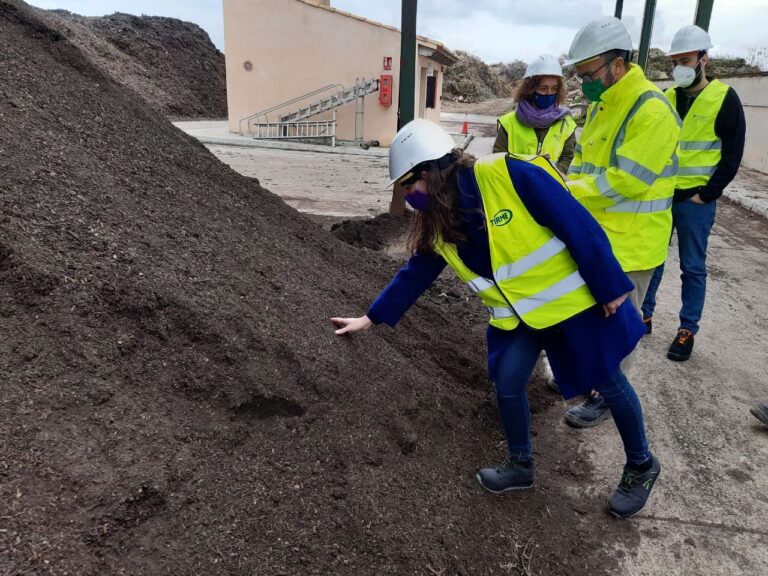 Materia orgánica de Mallorca se transforma en compost de calidad
