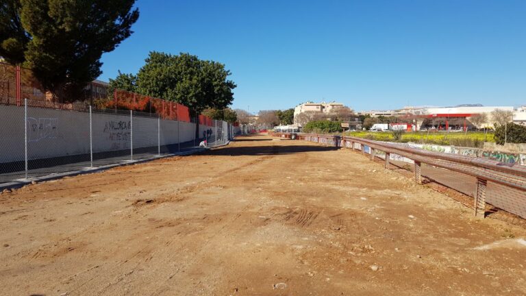 Pavimentación del solar del torrente na Bàrbara en el Rafal Vell