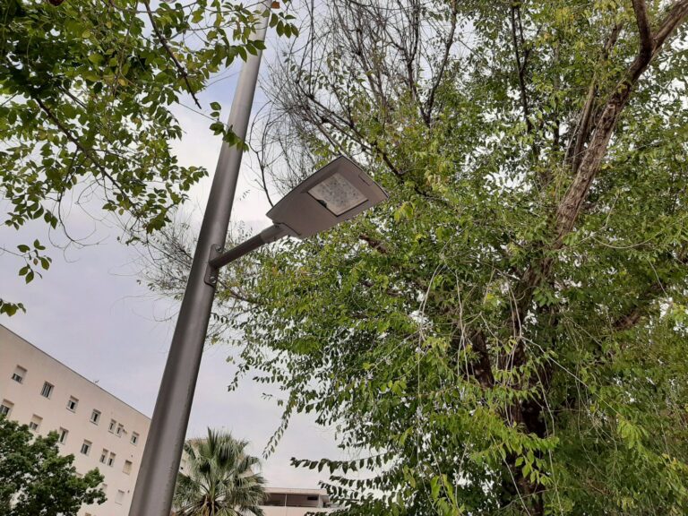 Continúa la renovación del alumbrado de Son Cotoner