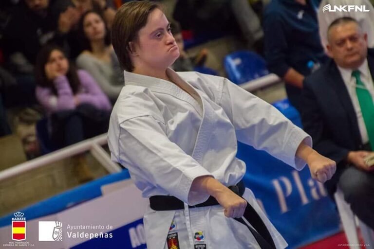 Homenaje a la Campeona de Europa de Parakarate Esther de León