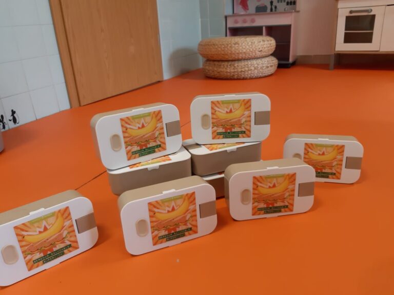 Fiambreras saludables para los niños vulnerables de Palma