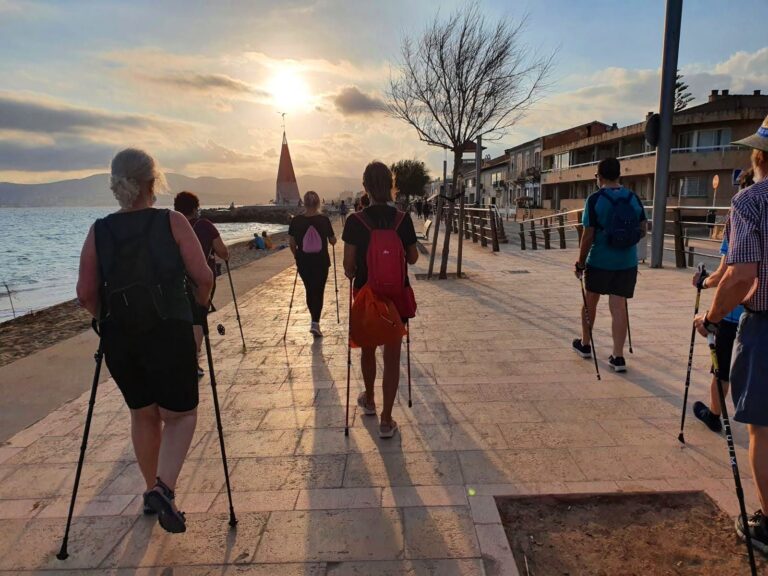 «Nordic Walking a la Fresca» arranca este viernes en el parque del Mar
