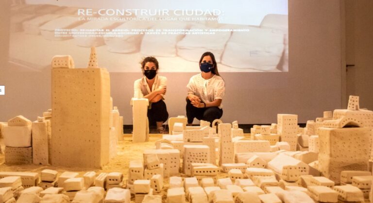 Escultura colaborativa y arte para la transformación social