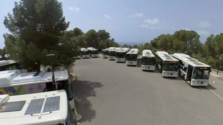 La EMT estrena 23 buses nuevos que funcionan con gas natural