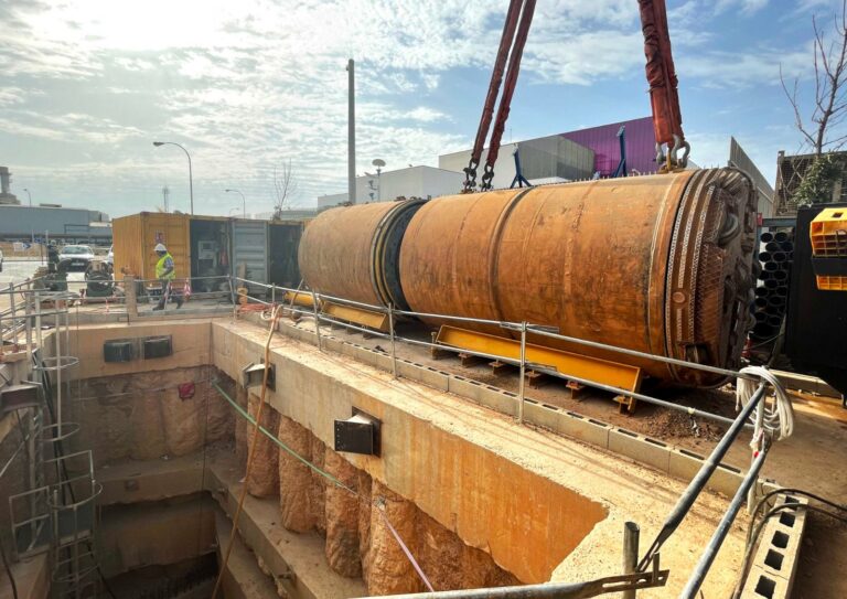 Nuevo tramo del colector entre la vía de Cintura y el camí Fondo