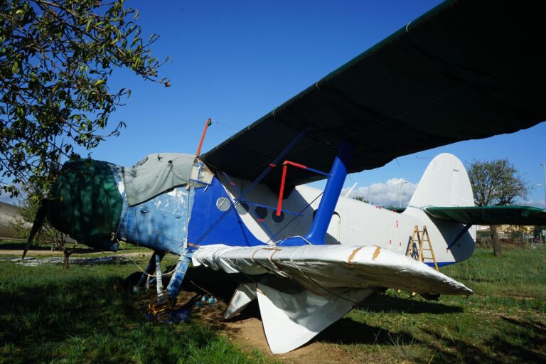La AAAH inicia la primera fase de la restauración del Antonov AN 2