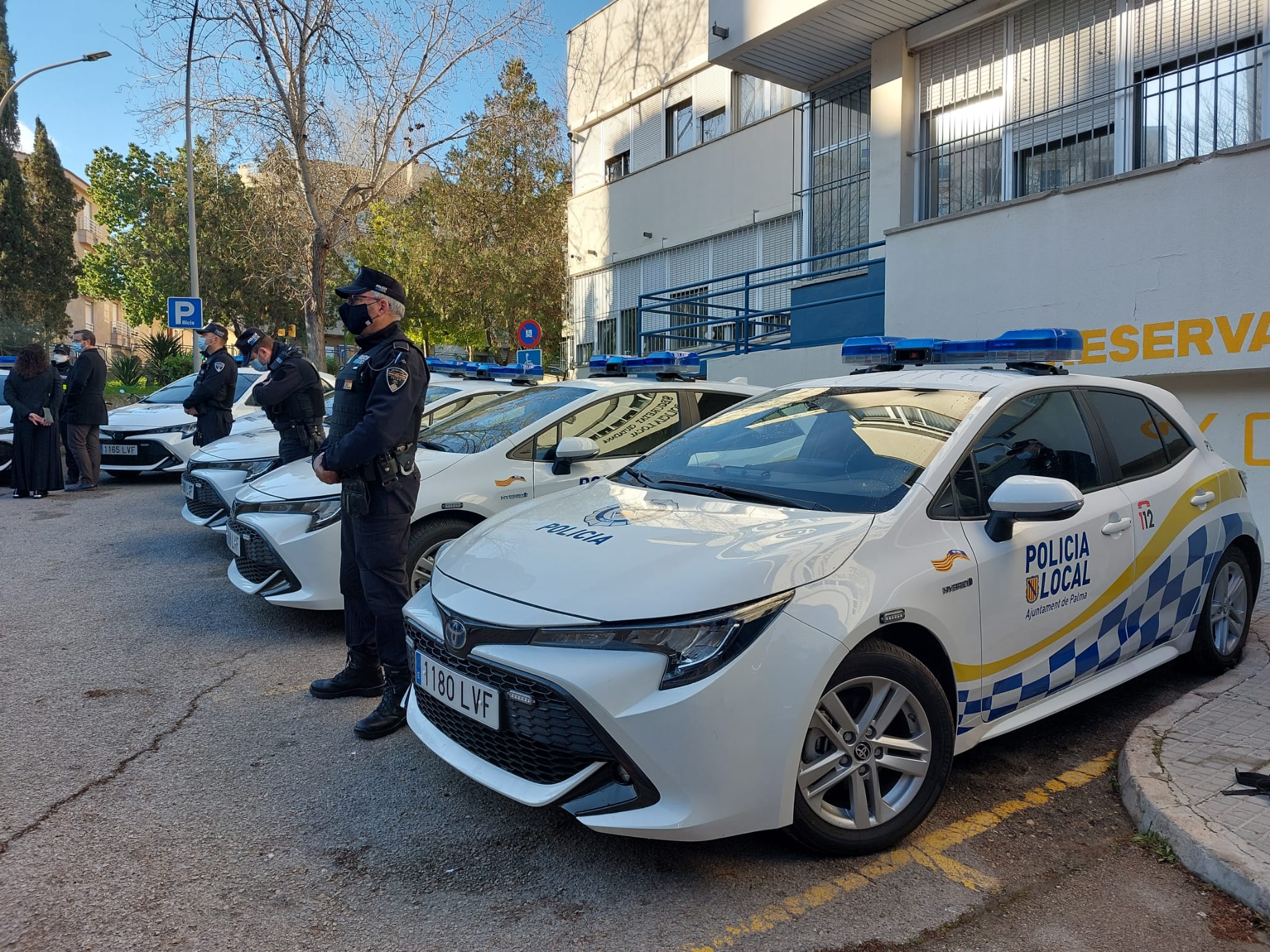 COCHE POLICIA MUNICIPAL BLANCO-AZUL