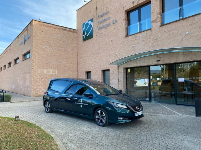 Se trata de cuatro furgones y cuatro vehículos funerarios, de los que dos son totalmente eléctricos