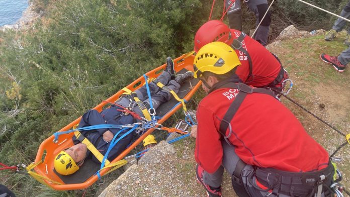 El Grupo de Rescate de Montaña realiza una jornada de formación conjunta