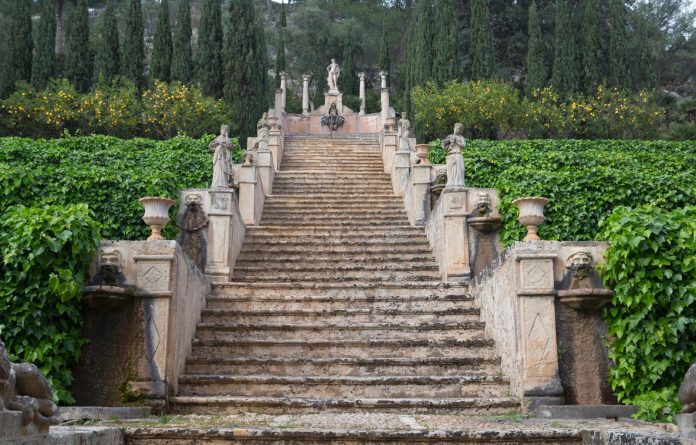 Literatura y naturaleza del brazo en los jardines de Raixa