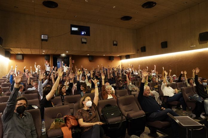 Los socios de CineCiutat votan a favor de la continuidad