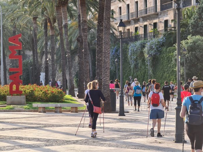 primera jornada del programa Nordic Walking Saludable