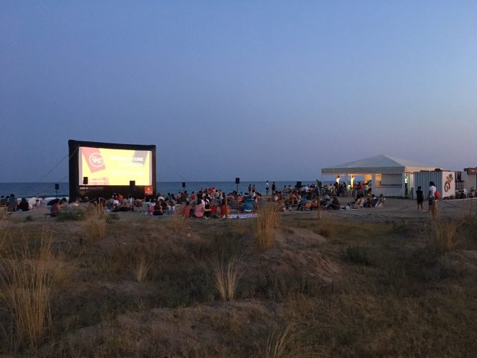 Cartelera del Cinema Lliure a la Platja