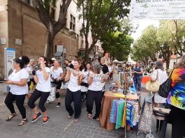 Éxito de participación y de visitantes en la Diada del Medio Ambiente de la calle Blanquerna