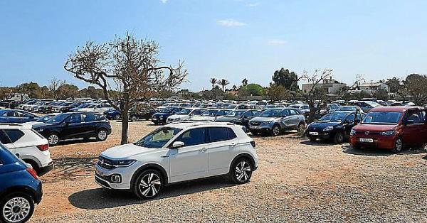 l parking de Cala Llombards se quiere regularizar