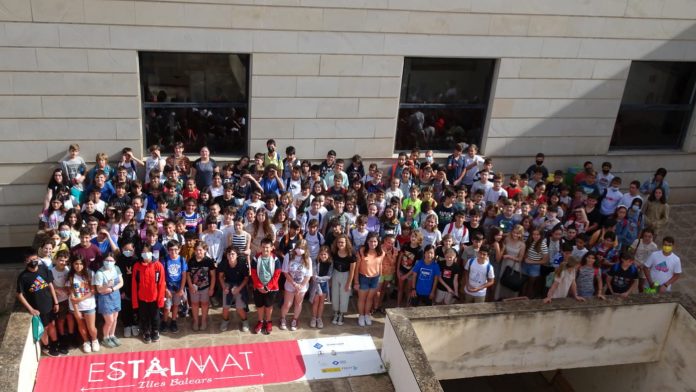 La UIB impulsa cinco proyectos para fomentar la cultura científica de la mano de la FECYT