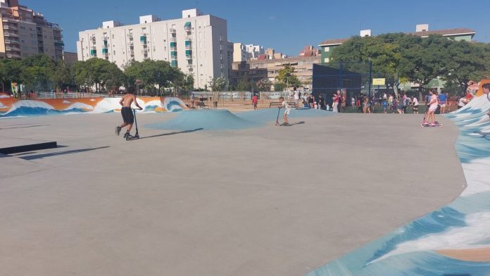 Reabre el parque wi-fi con un nuevo skate parque, calistenia, nuevos caminos interiores y más sombra y árboles