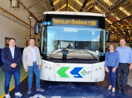 visita un prototipo de los 44 nuevos buses de 18 metros de gas natural