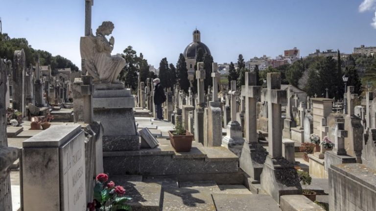 “Cementiri Llull“. Acció artística participativa