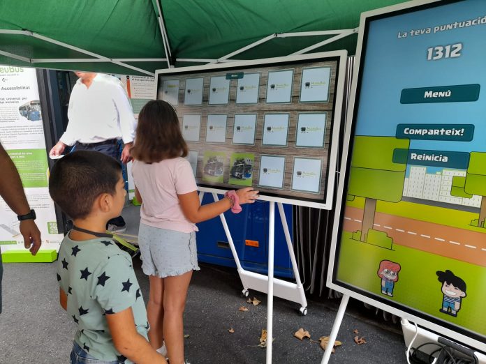 El Museubus se irá completando con patrimonio histórico de la EMT y estará presente en eventos y visitas guiadas a las cocheras