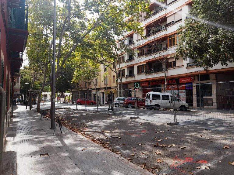 Ampliación y mejora de la accesibilidad del entorno de la parada de bus de la calle Uetam