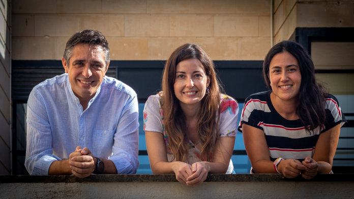 Los profesores Cristina Manresa, Silvia Ramis y José María Buades han sido galardonados con el premio M. Carmen Marco