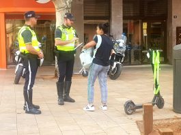 La Policía Local ha realizado una campaña especial de protección de peatones que se suma a la labor habitual de control de patinetes eléctricos y bicicletas