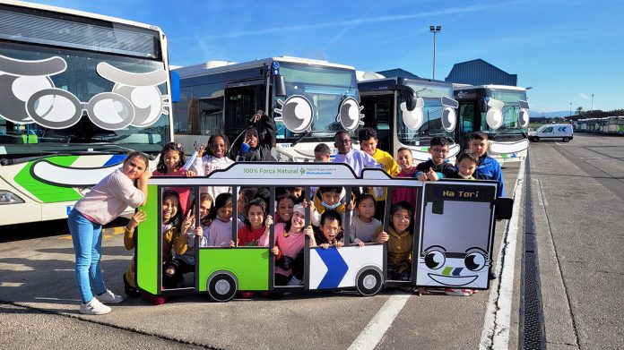 La EMT Palma abre las cocheras en las visitas escolares