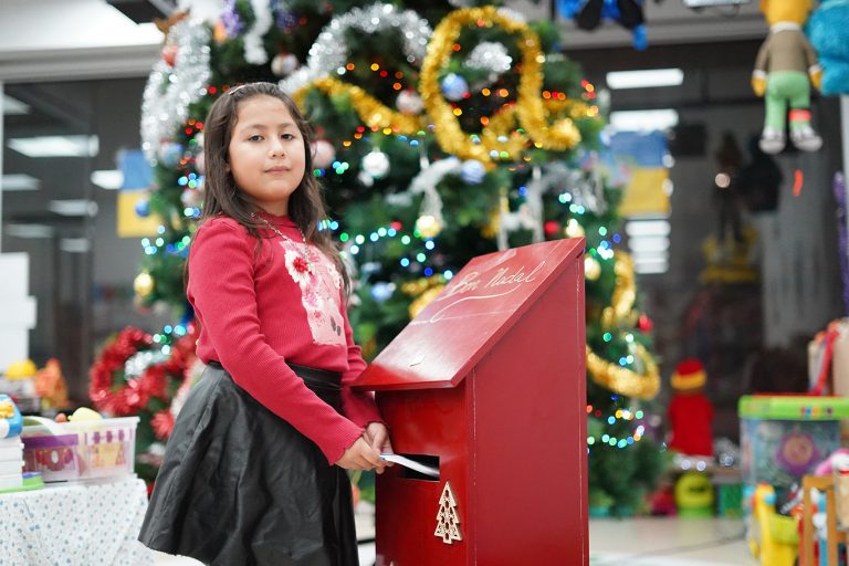 Apadrina una carta de Navidad en Peque Armario