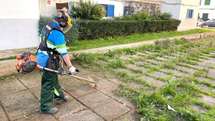 Se han eliminado las hierbas a 2.000 km de calles y aceras