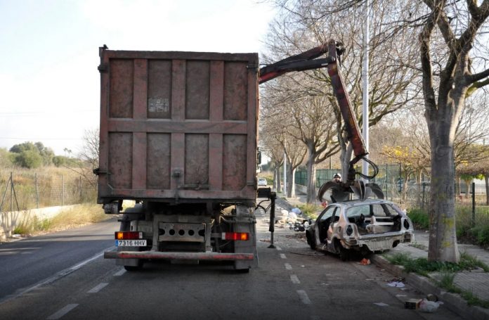 3.600 vehículos abandonados retirados de las calles