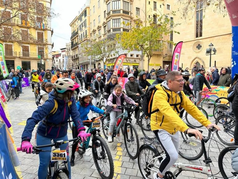 Más de 5000 personas celebran la 42a Diada Ciclista de Sant Sebastiá