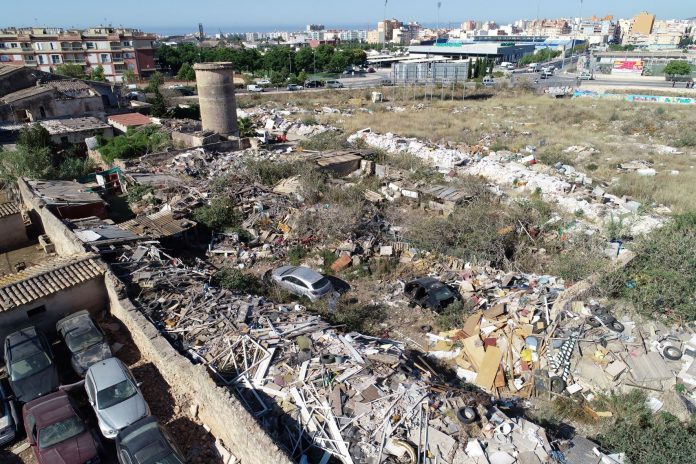 retira más de 3.600 toneladas de residuos del solar de Son Güells