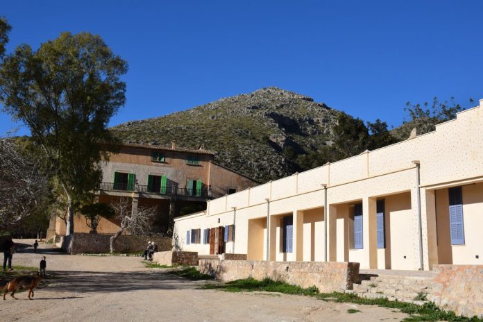 Jornada de puertas abiertas en el nuevo refugio de Galatzó