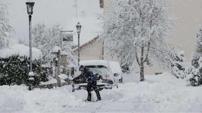 Protección Civil y Emergencias alerta por bajas temperaturas y por los efectos de la borrasca que afecta a la Península y Baleares