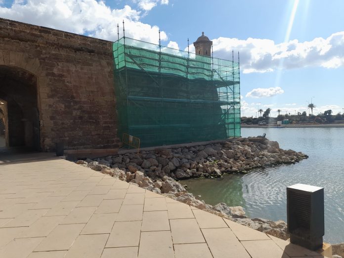 Reposición de juntas de la muralla renacentista para mejorar la conservación