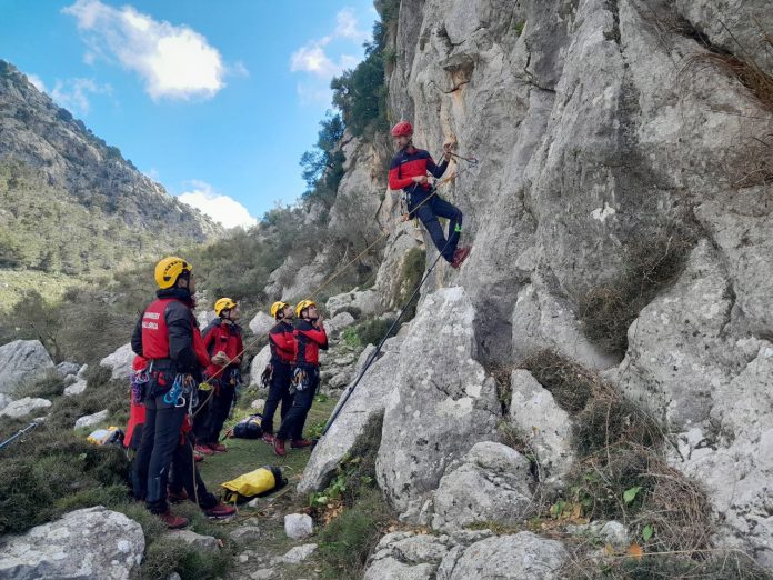 El Grupo de Rescate de Montaña no detiene su formación con una jornada conjunta