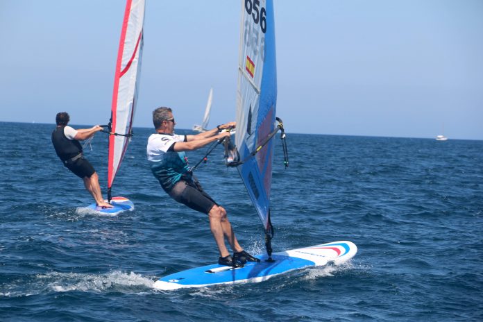 La clase windsurfer se promociona en los clubs náuticos de Mallorca