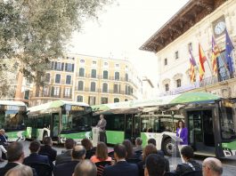Palma presenta sus primeros tres autobuses de hidrógeno