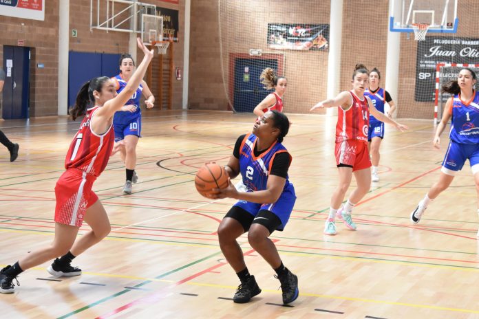 La pelea por el ‘playoff’ de la Lliga Escribano femenina sigue al rojo vivo