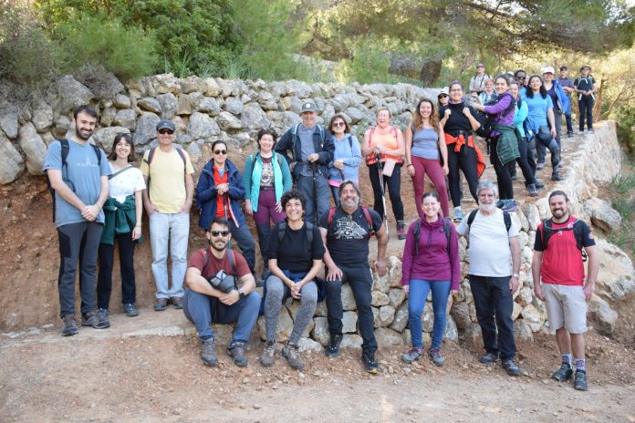 Caminata popular en la apertura del tramo entre Estellencs y el Coll d'Estellencs