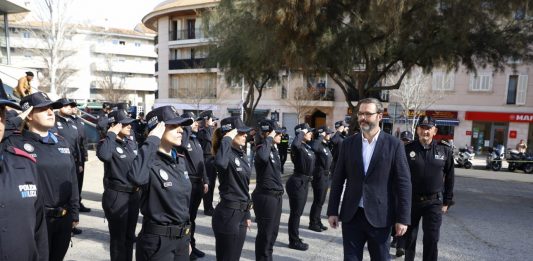 La Policía Local de Palma presenta a sus futuros agentes en Sant Ferran