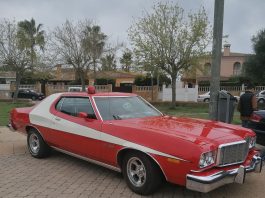 Primera exposición de coches americanos en Bahía Grande