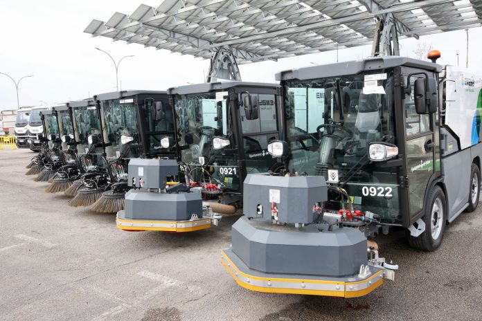 EMAYA incorpora 12 nuevos vehículos para la limpieza de Palma