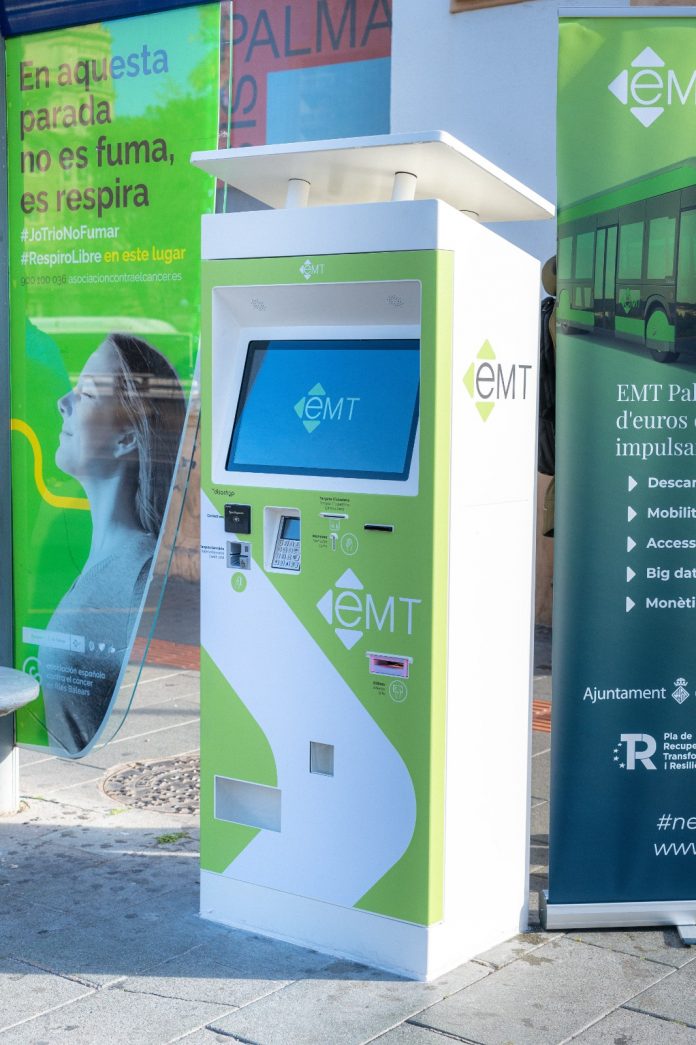 Nuevas máquinas de recarga de tarjeta y venta de billetes en las paradas de la EMT Palma