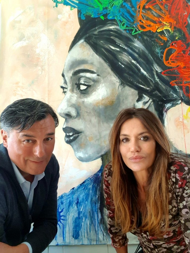 Exposición de pintura "Las Miradas de Mujeres Enigmáticas" de Asun González y Franck Sastre