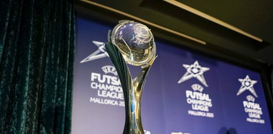 La Copa de la UEFA Futsal Champions League llega al vestíbulo de Cort